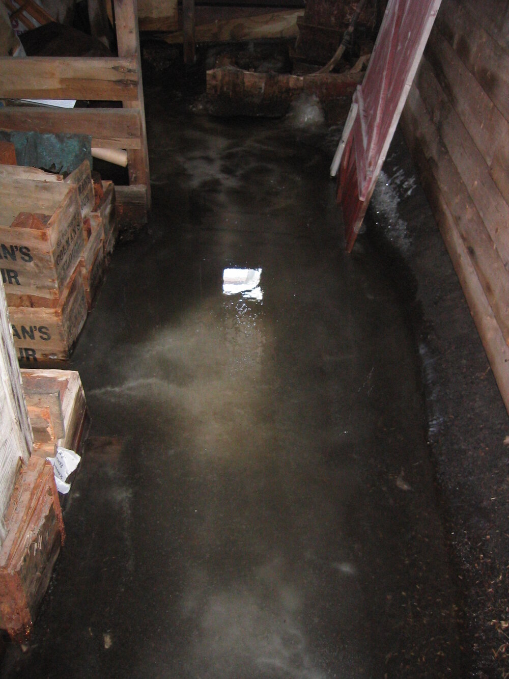 2004-05 Scott's 'Terra Nova' hut, work task, inspection (32)