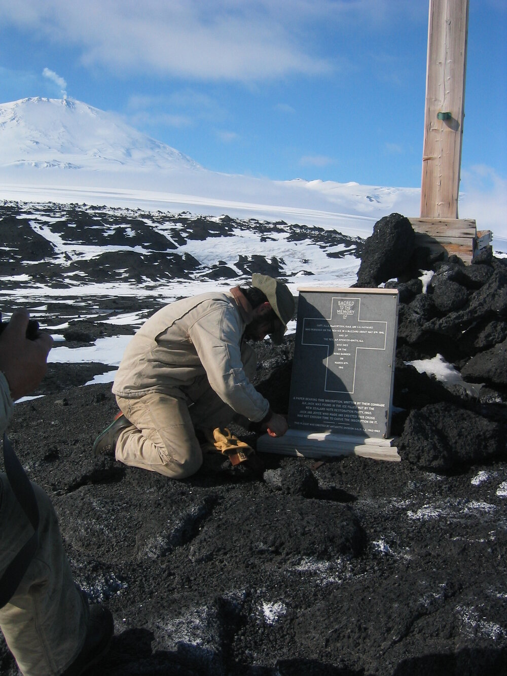 2004-05 Scott's 'Terra Nova' hut, work task, Cross (009)