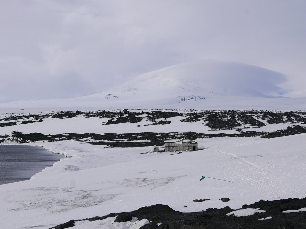 2020-21 'Terra Nova' Hut, hut exterior (03)