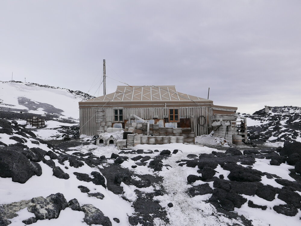 2020-21 Shackleton's 'Nimrod' Hut, hut exterior (010)