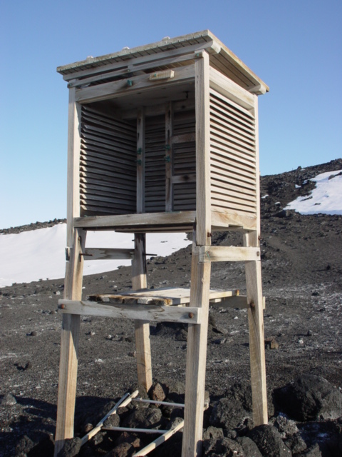 2004-05 Scott's 'Terra Nova' hut conservation (026)