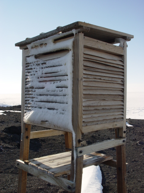 2004-05 Scott's 'Terra Nova' hut conservation (028)