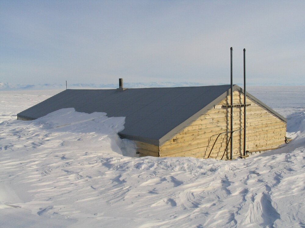 2004-05 Scott's 'Terra Nova' hut, work task, snow build-up (017)
