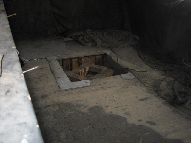 2006 Pendulum base inside Scott's 'Discovery' hut, Hut Point