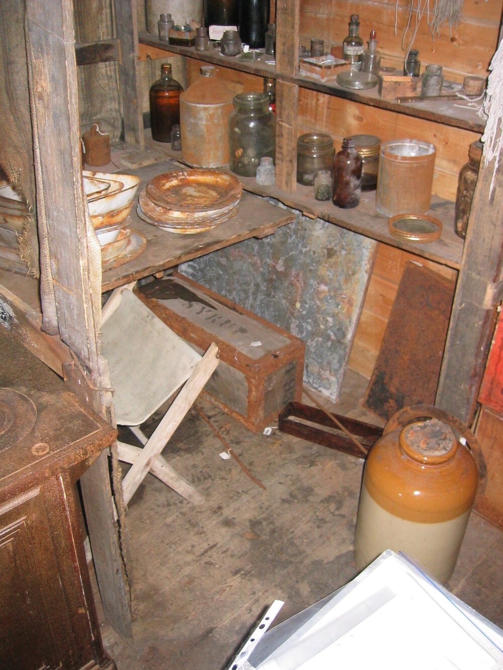 2003-04 Biological laboratory on east wall of Shackleton's 'Nimrod' Hut