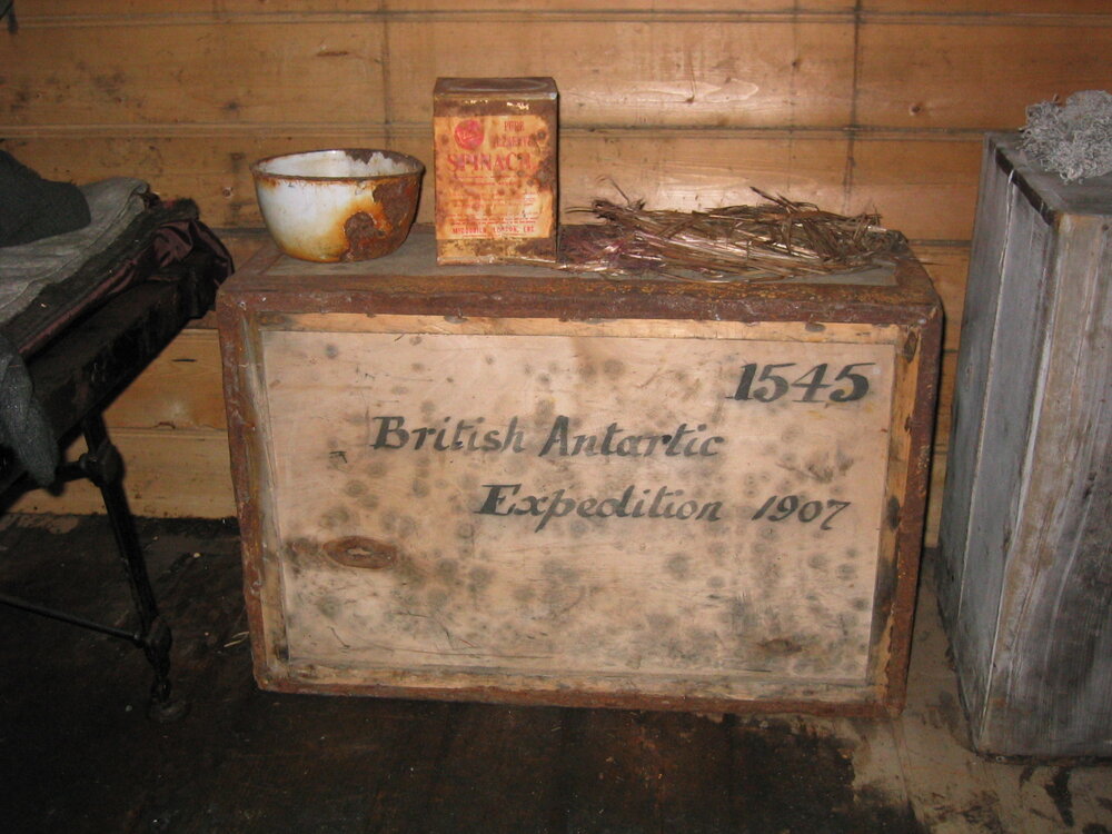 2003-04 'British Antarctic Expedition 1907' case in Shackleton's 'Nimrod' Hut
