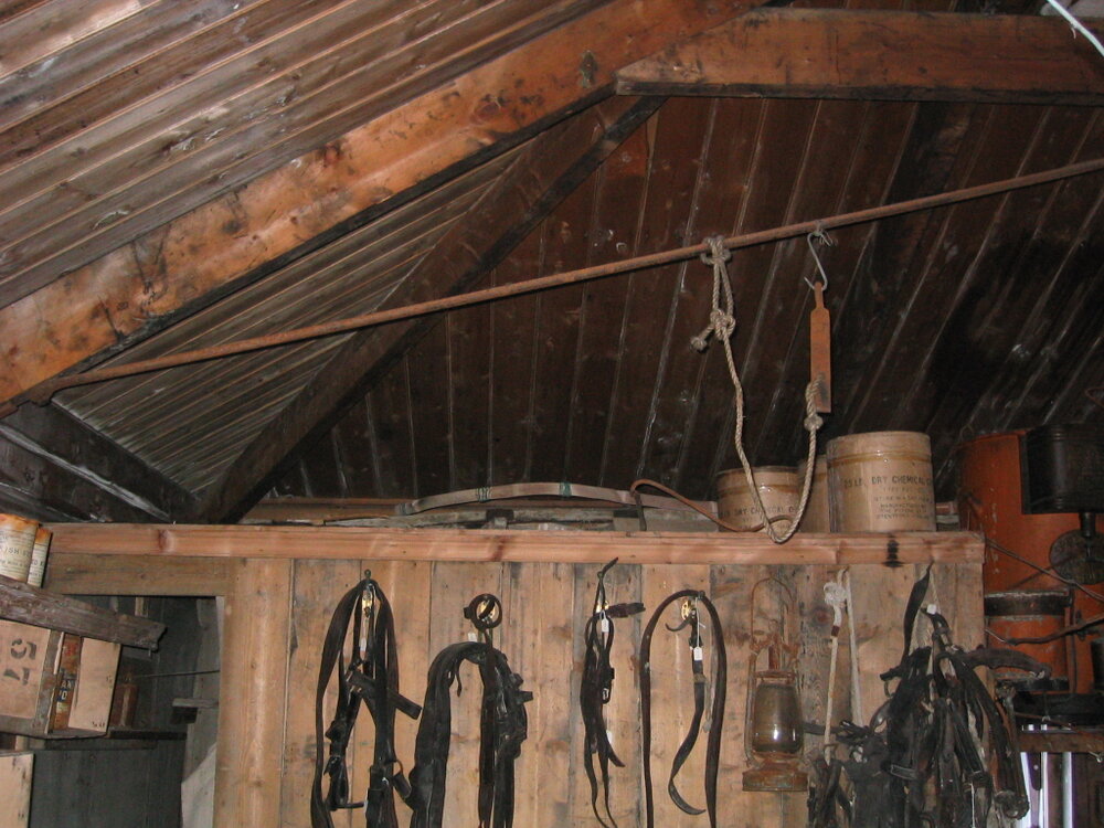 2003-04 Cavity above Shackleton's cubicle in Shackleton's 'Nimrod' Hut