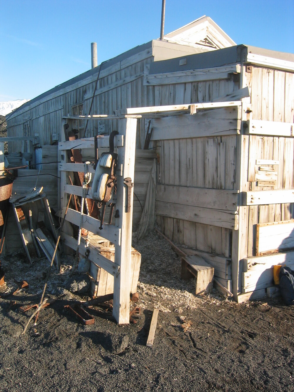 North side, garage and stable area of Shackleton's 'Nimrod' Hut (007)