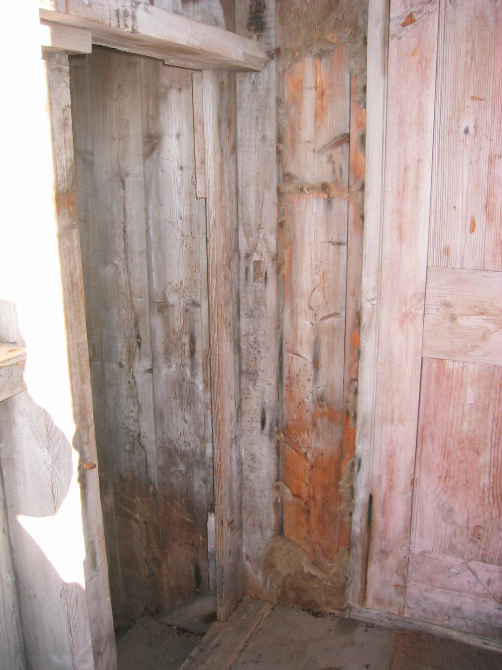 2003-04 Entrance porch to Shackleton's 'Nimrod' Hut