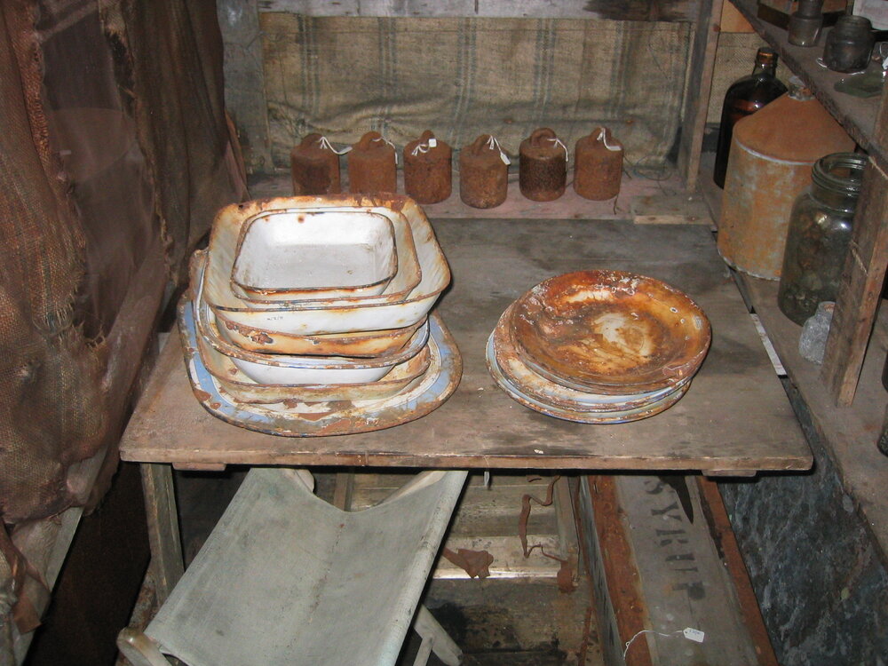 2003-04 Biology laboratory in Shackleton's 'Nimrod' Hut (001)