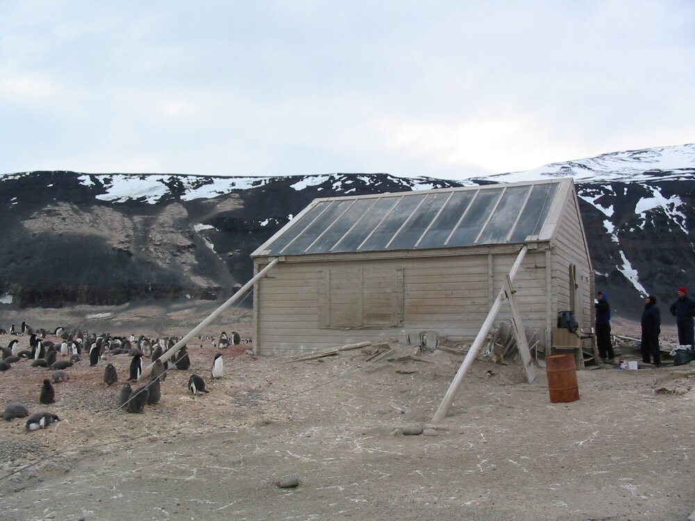2003 K440 at Borchgrevink's Living hut - Exterior, West elevation, K440 at work