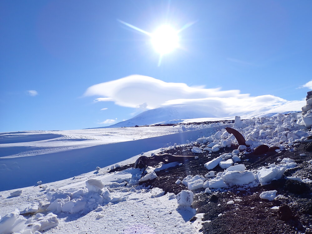 SY 'Aurora's' Anchor outside Scott's 'Terra Nova' hut (001)