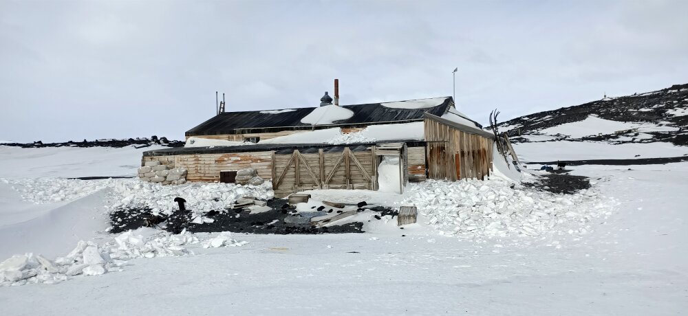 Snow surrounding Scott's 'Terra Nova' hut (002)