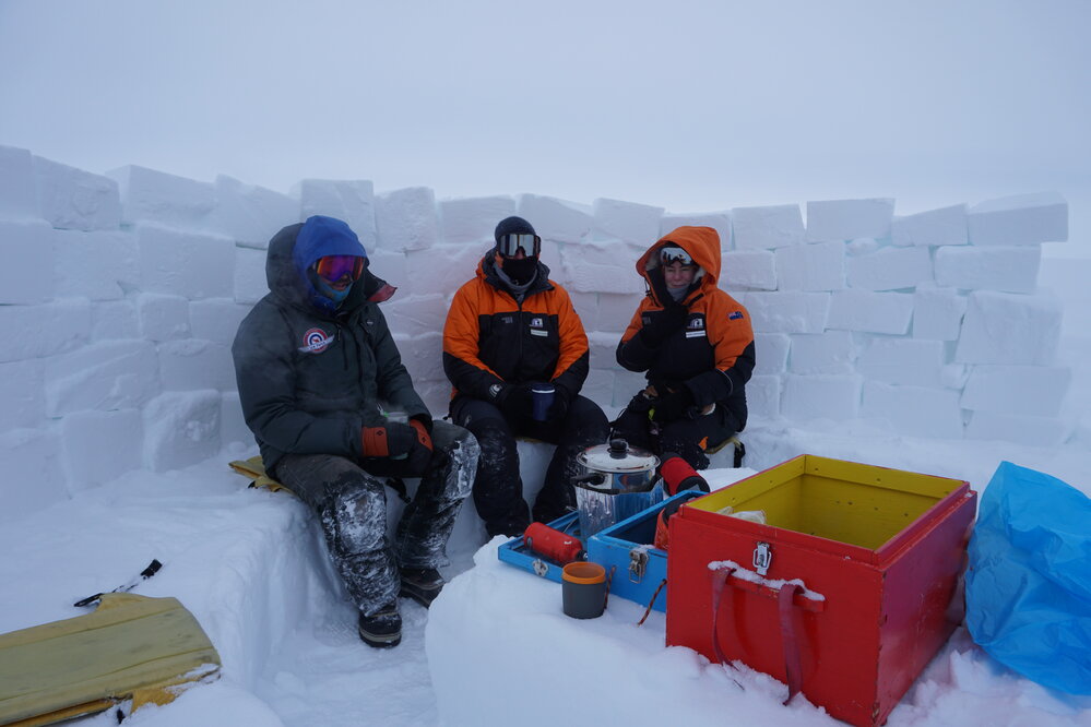 2019-20 Snow kitchen igloo made at Antarctic Field Training (002)