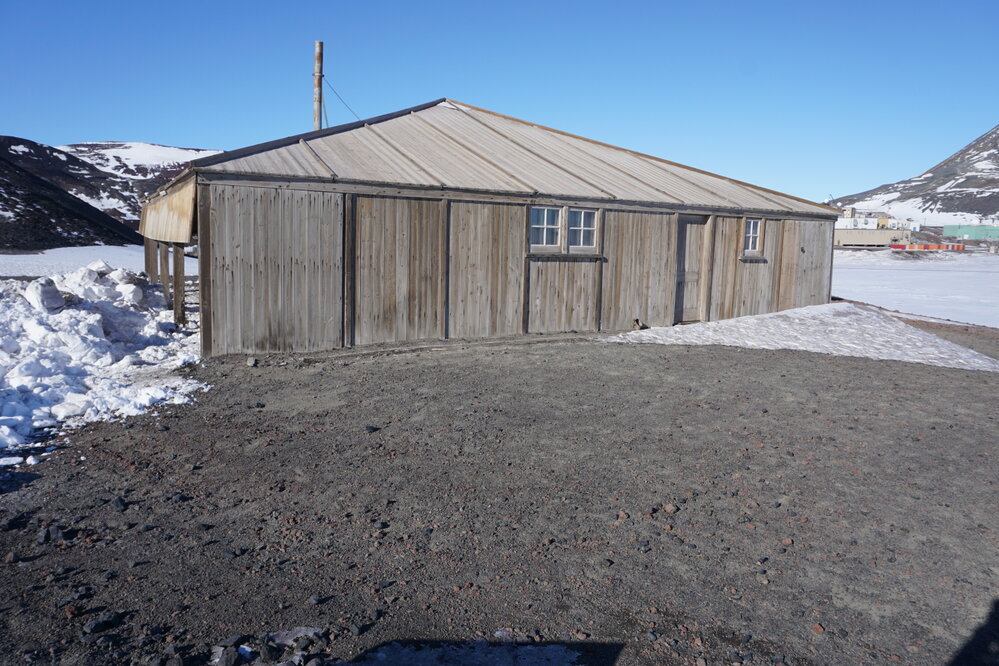 2019-20 Scott's 'Discovery' Hut (001)