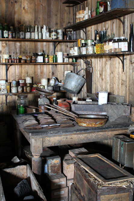 2019-20 The west wall galley (001)