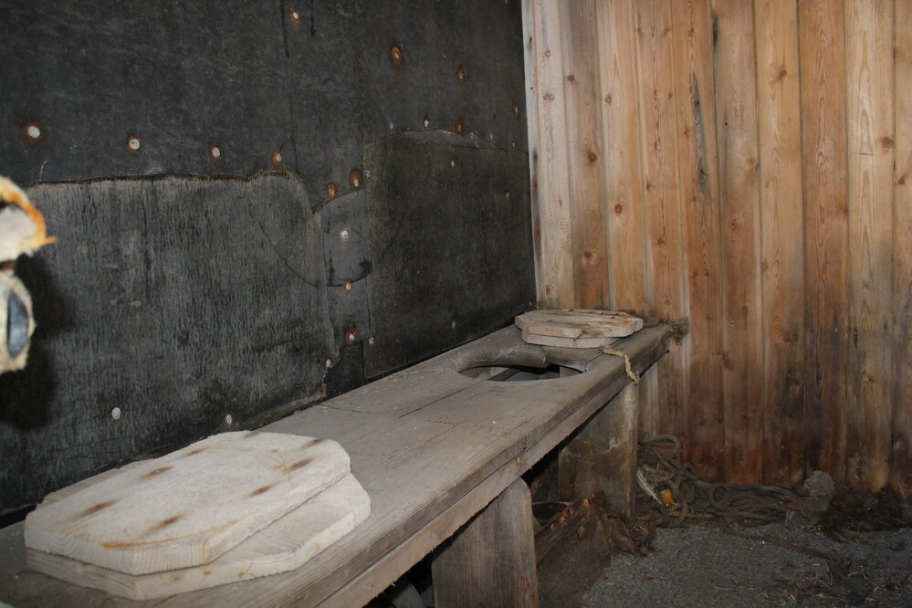2019-20 The latrines at Scott's 'Terra Nova' Hut (001)