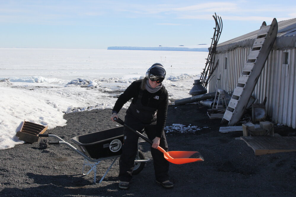 2019-20 Francesca Eathorne outside Scott's 'Terra Nova' Hut (007)