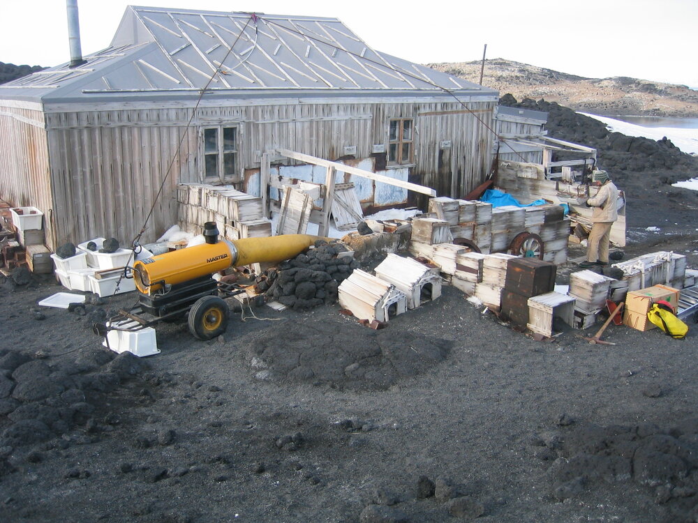 2004-05 Shackleton's 'Nimrod' hut, conservation work