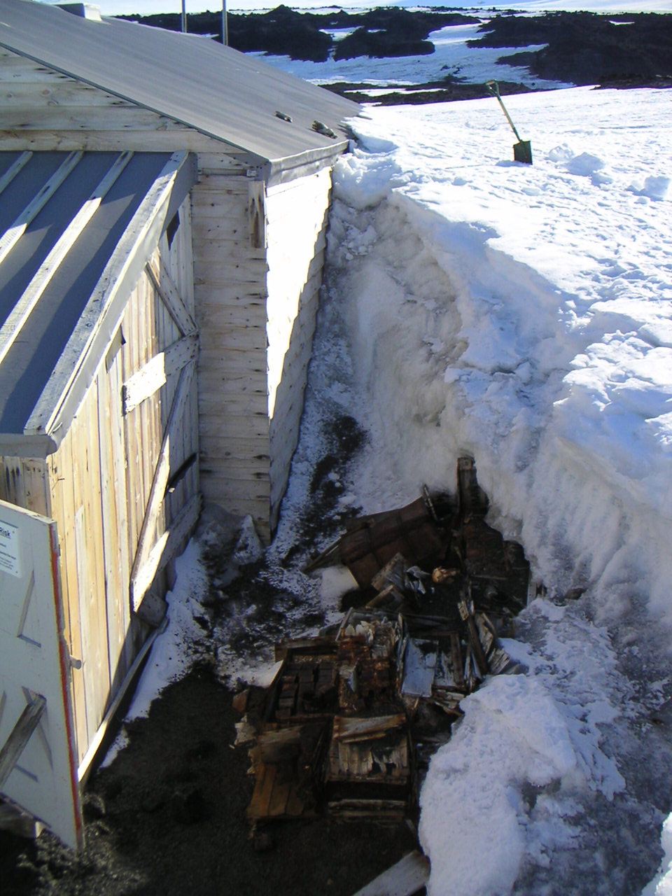 2002-03 Snow build up south Annexe and south wall of Scott's 'Terra Nova' Hut (001)