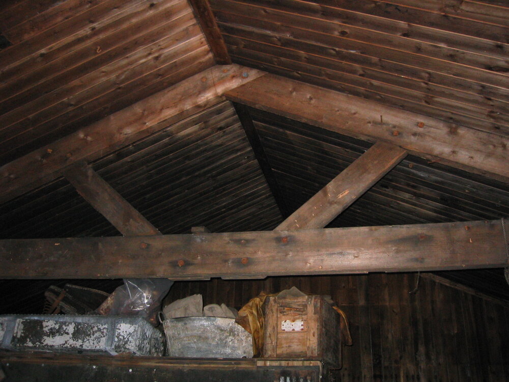 2003-04 Ceiling and rafters in Scott's 'Terra Nova' Hut (001)
