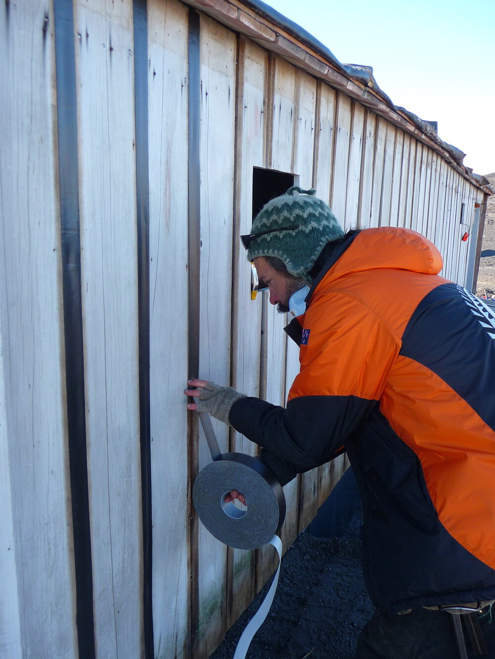 2008-09 'Terra Nova' hut, Gord Macdonald, Western Annexe, cladding (125)