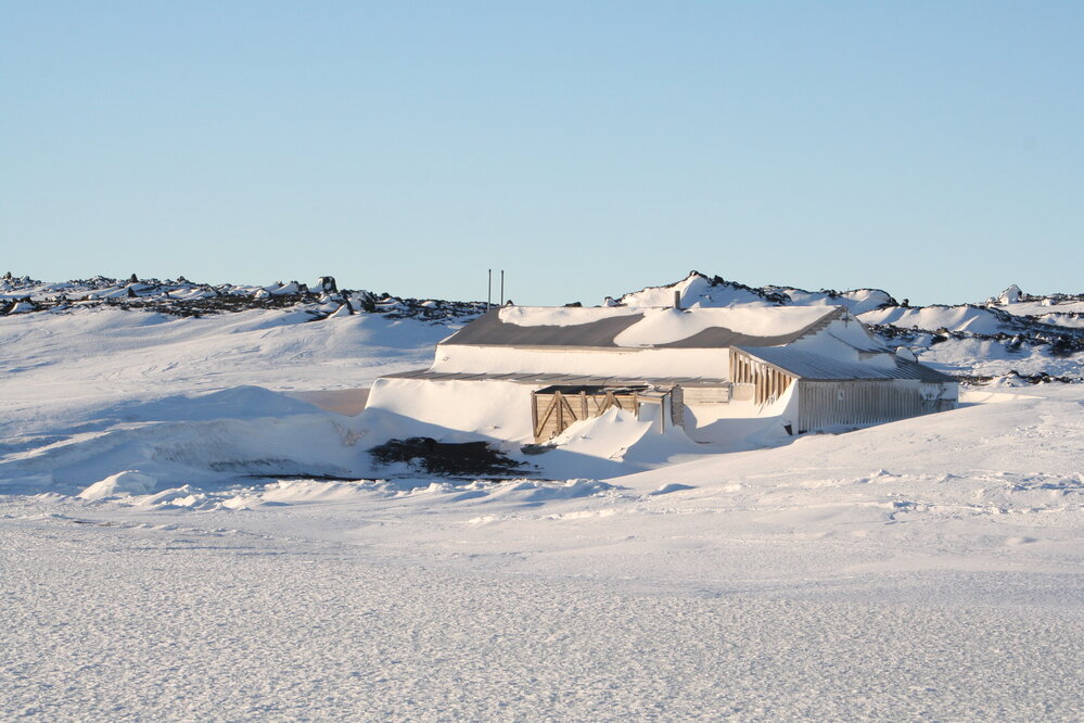 2008-09 'Terra Nova' hut, General exterior (153)