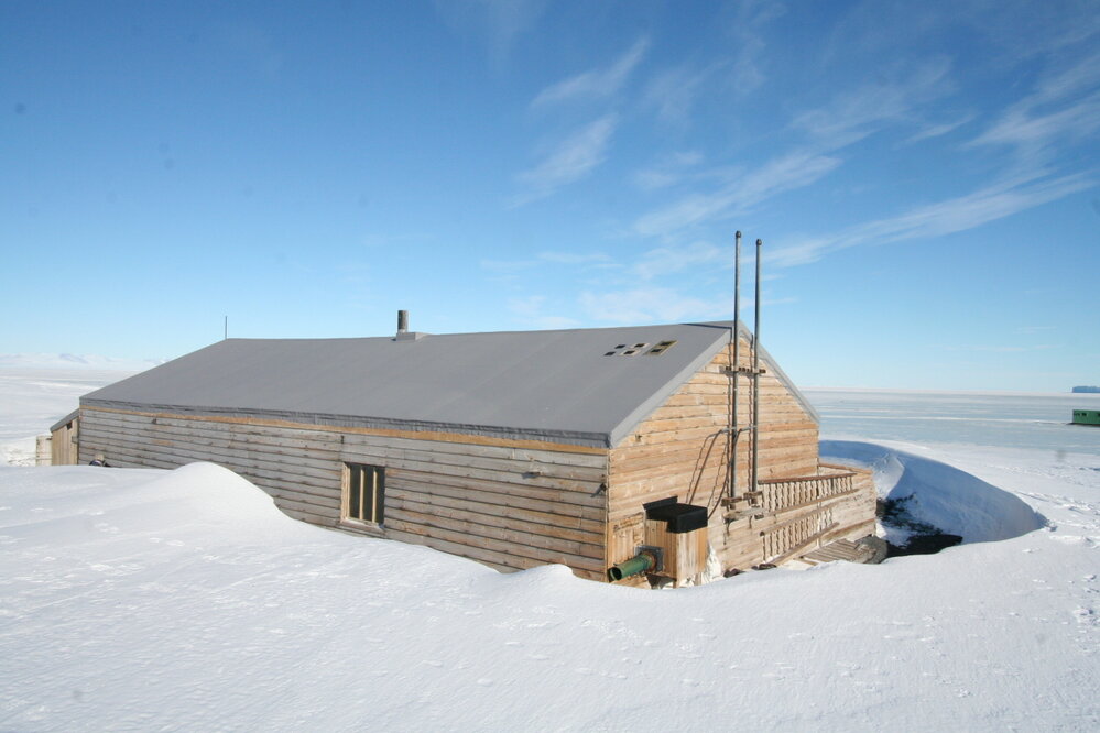 2008-09 'Terra Nova' hut, General exterior (158)