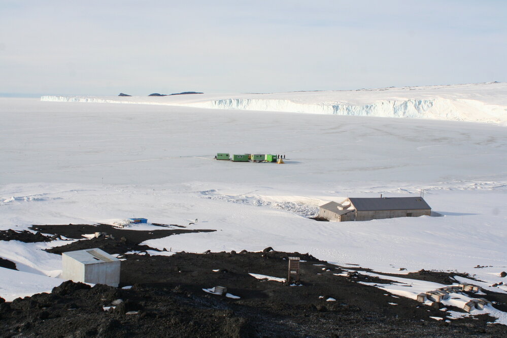 2008-09 'Terra Nova' hut, General exterior (163)