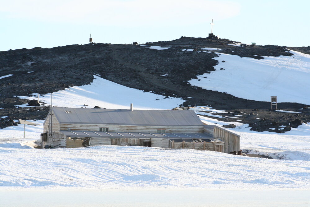 2008-09 'Terra Nova' hut, General exterior (165)