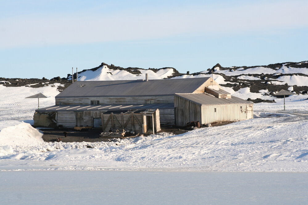 2008-09 'Terra Nova' hut, General exterior (166)
