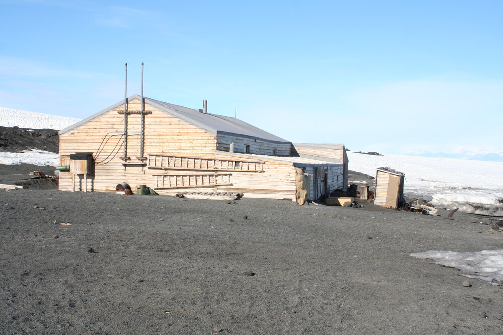 2008-09 'Terra Nova' hut, General exterior (168)