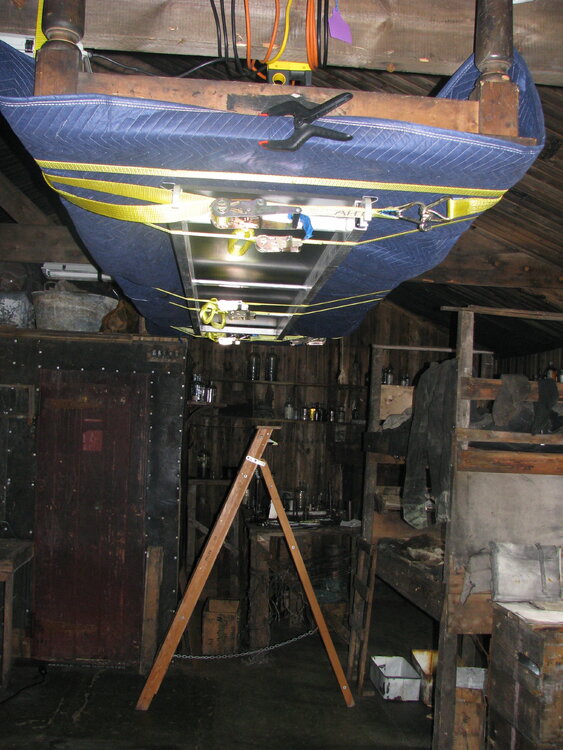 2008-09 'Terra Nova' hut, floor (004)