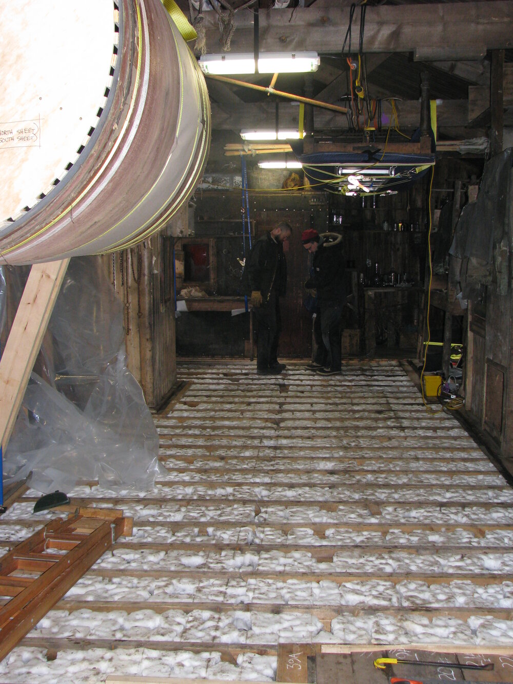 2008-09 'Terra Nova' hut, floor (032)