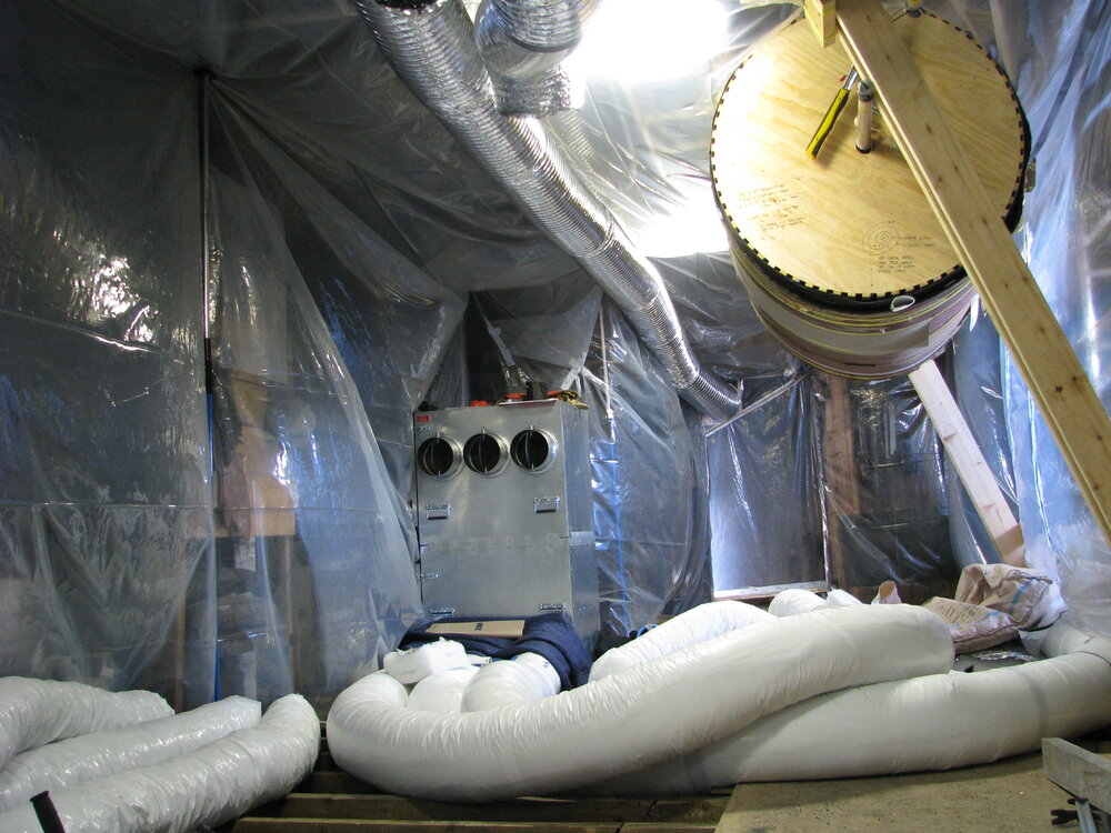 2008-09 'Terra Nova' hut, floor (052)