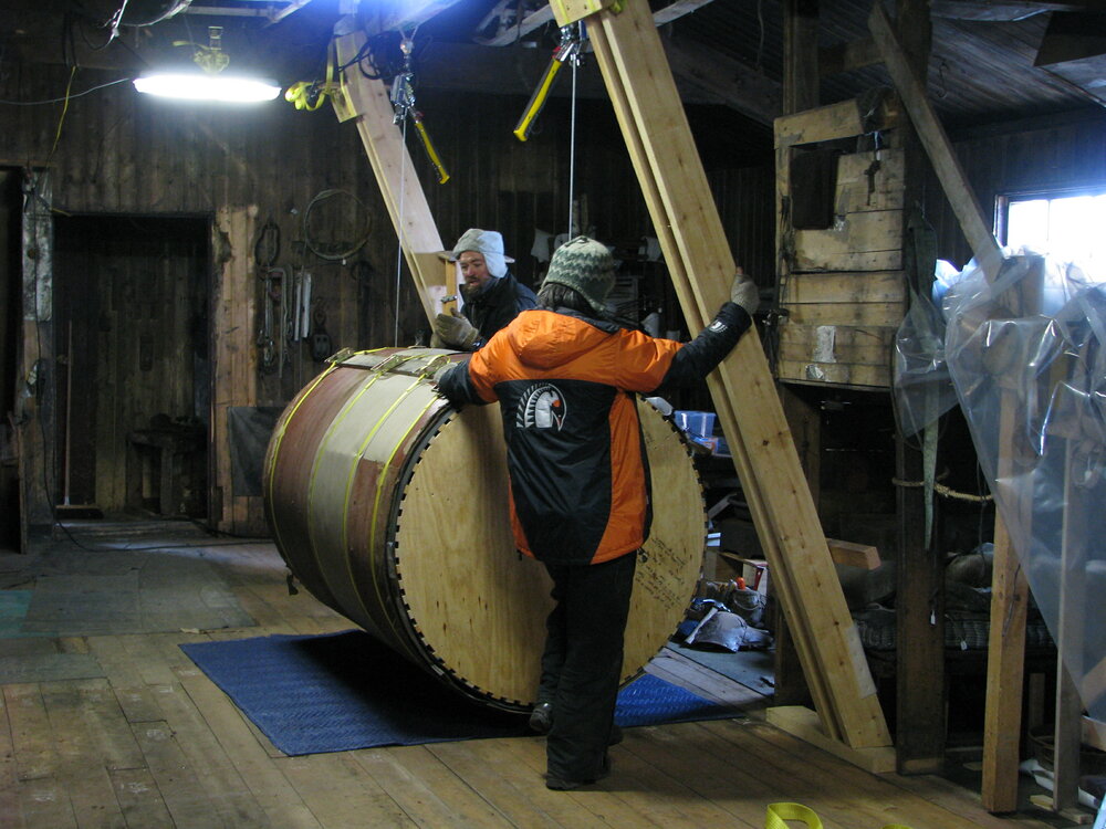 2008-09 'Terra Nova' hut, floor (089)