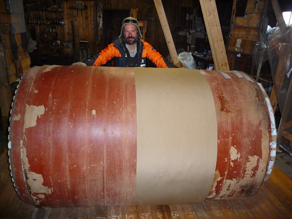 2008-09 'Terra Nova' hut, floor (465)