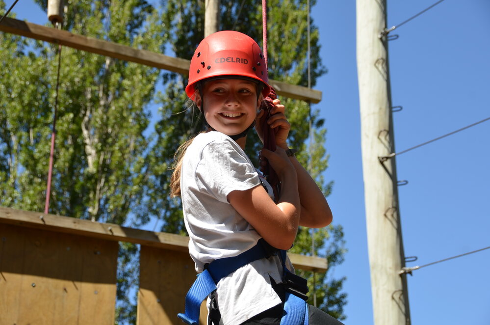 Young Inspiring Explorer Elsie on the high ropes (014)