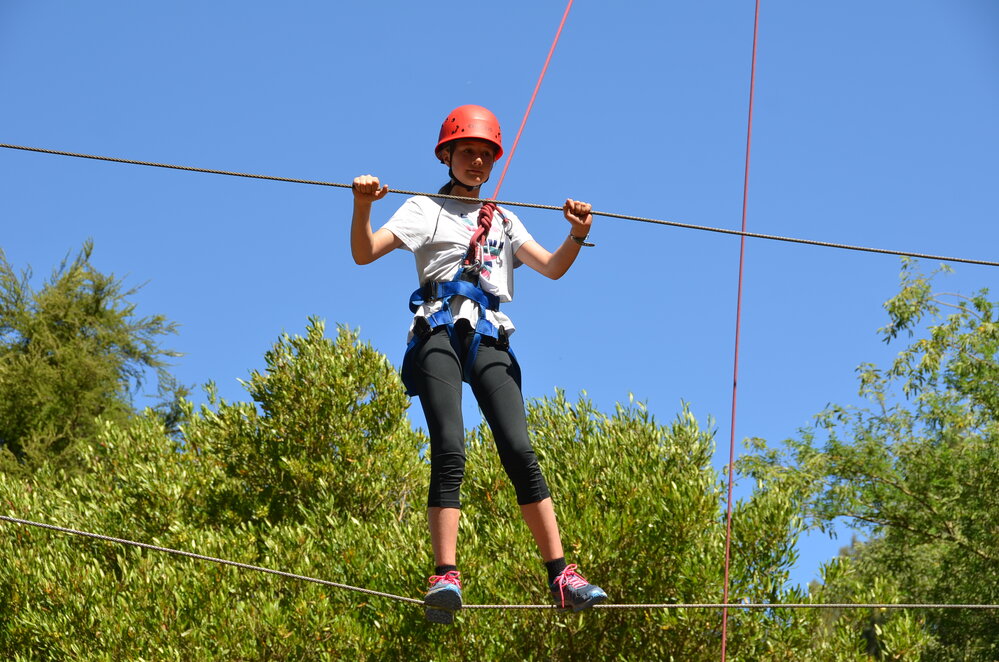Young Inspiring Explorer Elsie on the high ropes (019)