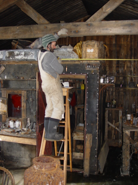 2004-05 Scott's 'Terra Nova' hut conservation (139)