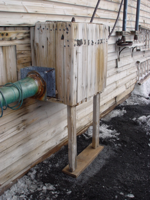 2004-05 Scott's 'Terra Nova' hut conservation (156)