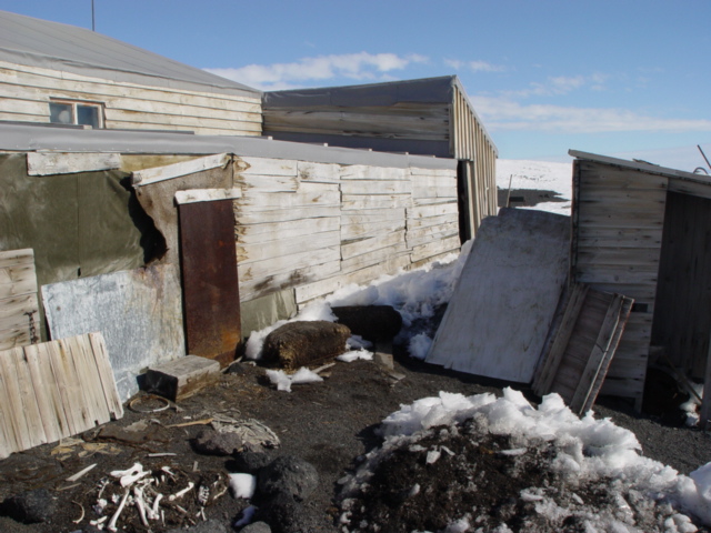 2004-05 Scott's 'Terra Nova' hut conservation (170)