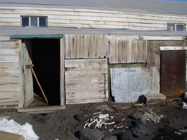 2004-05 Scott's 'Terra Nova' hut conservation (172)