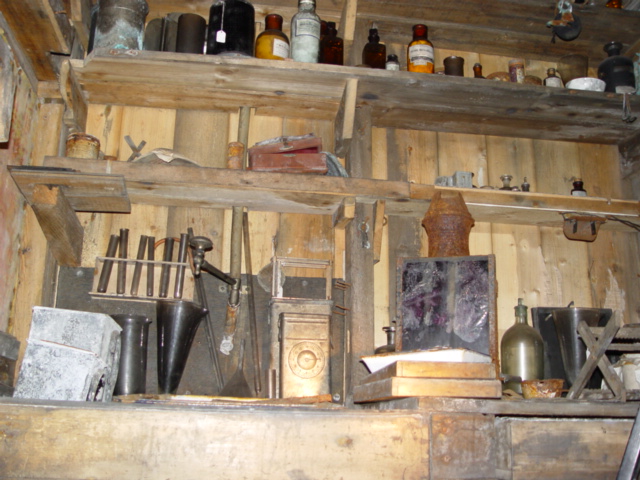2004-05 Scott's 'Terra Nova' hut conservation (244)