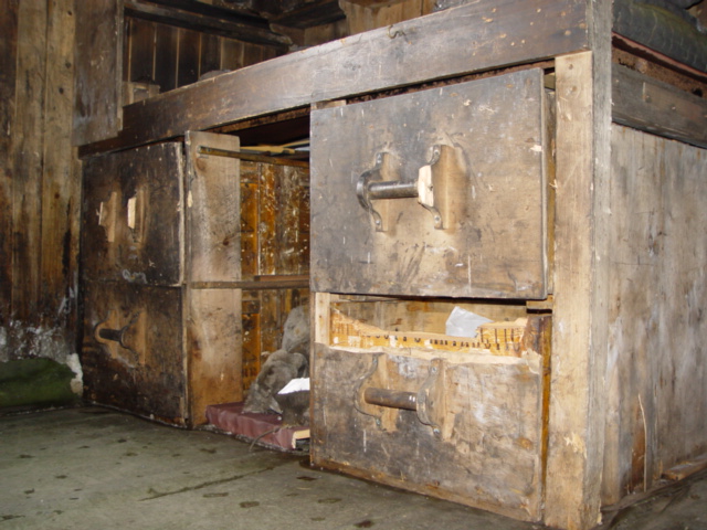 2004-05 Scott's 'Terra Nova' hut conservation (261)