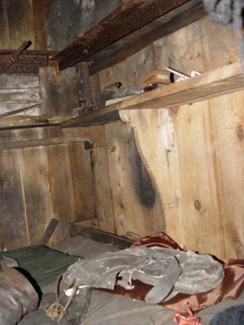 2004-05 Scott's 'Terra Nova' hut conservation (273)