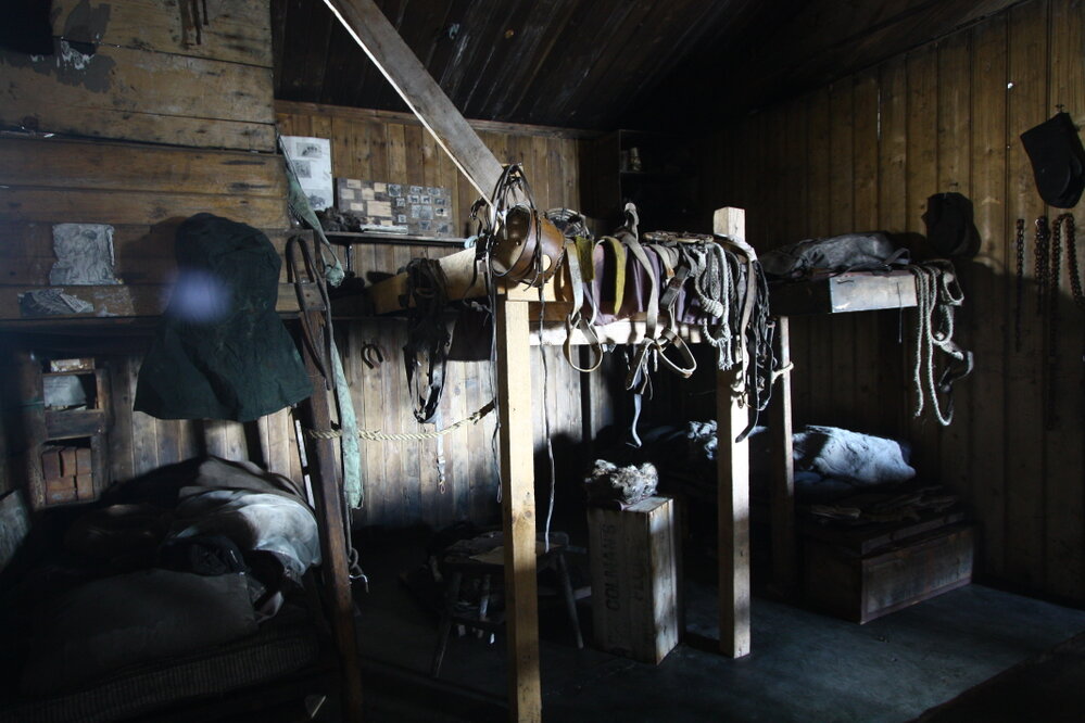 2008-09 'Terra Nova' hut, interior artefacts (211)