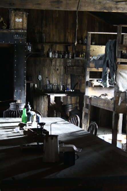 2008-09 'Terra Nova' hut, interior artefacts (189)
