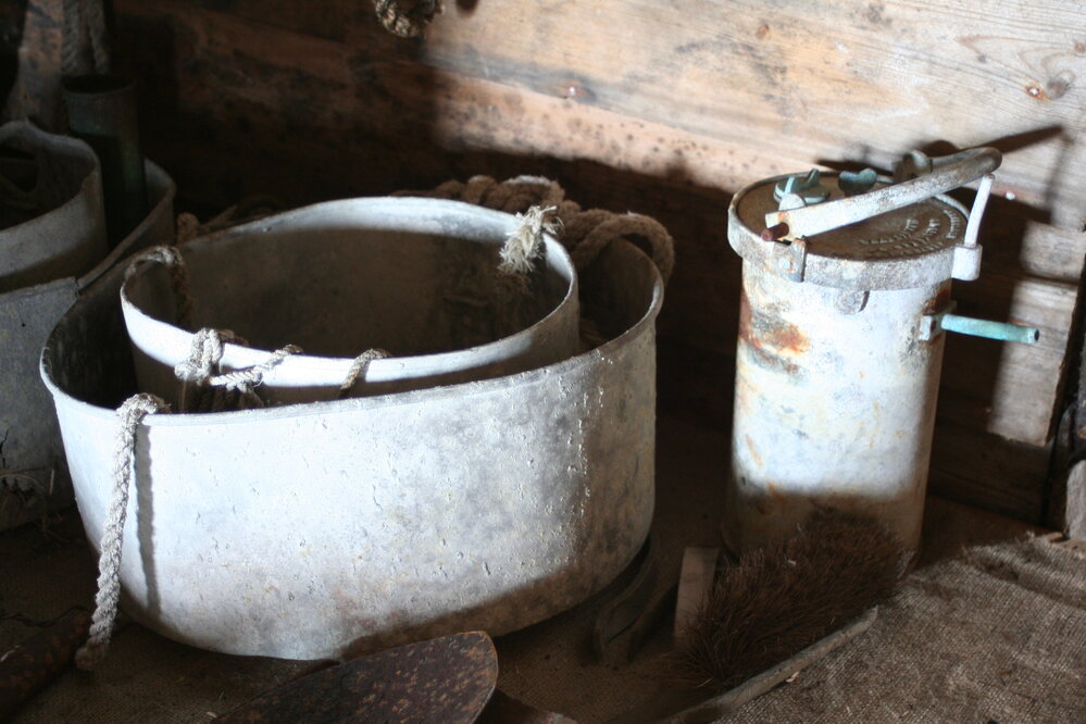 2008-09 'Terra Nova' hut, interior artefacts (254)
