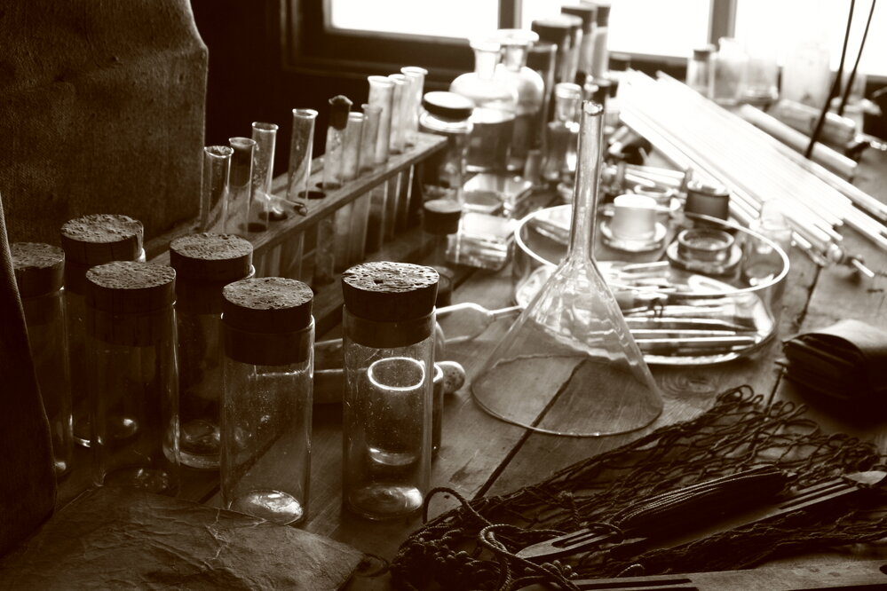 2008-09 'Terra Nova' hut, interior artefacts (385)